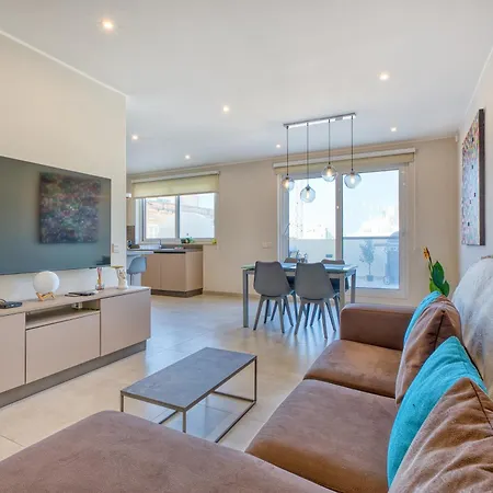 Mareluce - Penthouse In By Solea Homes Апартаменты