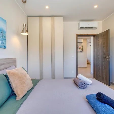 Mareluce - Penthouse In By Solea Homes 아파트 슬리에마