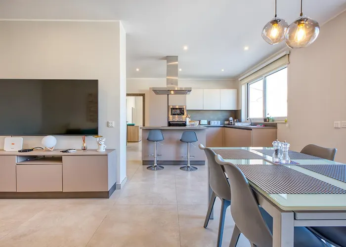 Mareluce - Penthouse In By Solea Homes アパート スリーマ